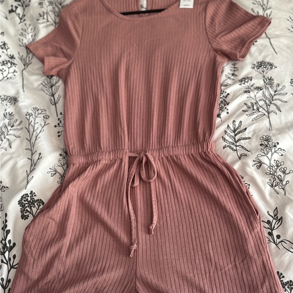 Pink Ribbed Short Sleeve Romper - Picture 2 of 4
